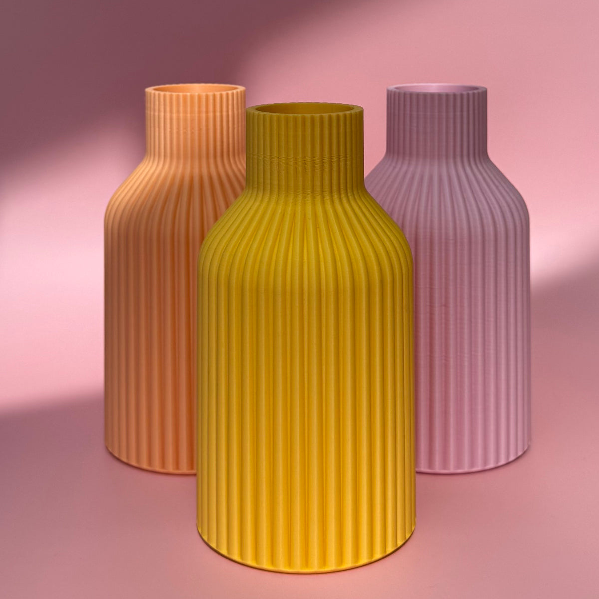 3D Druck Vasen Kaja in small in drei Farben (yellow, peach und pink)