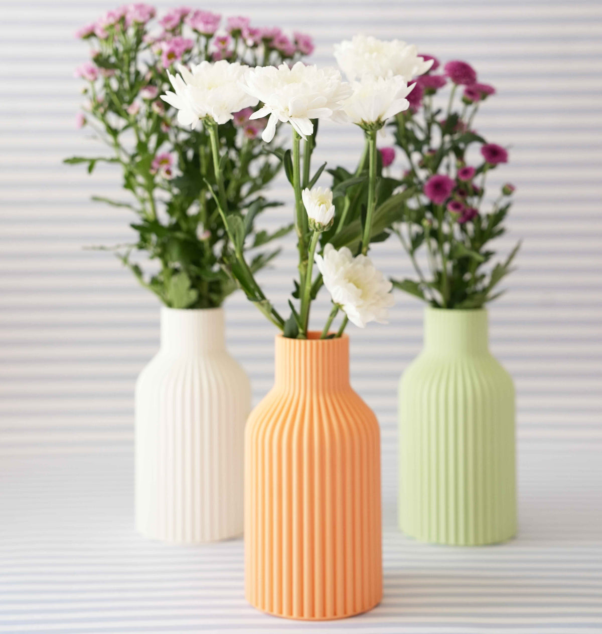 3d Druck Vase Kaja in weiss, peach und mint mit Blumen