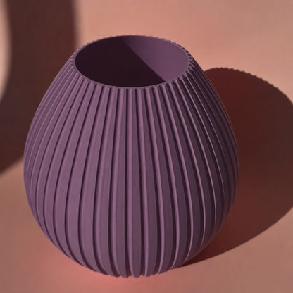 Lila 3D Druck Vase Liv mit runder Form und Rillen