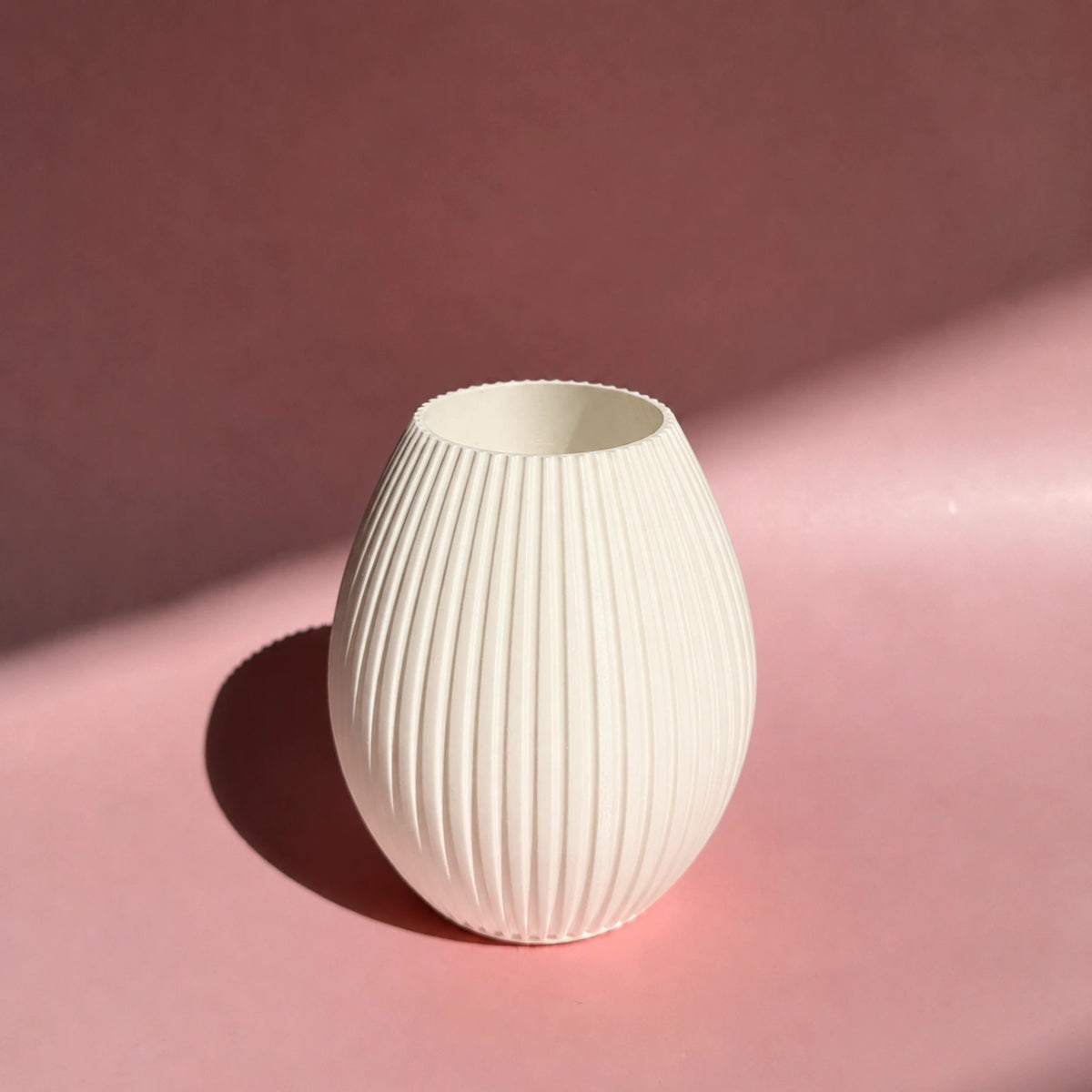 Weiße 3D Druck Vase Liv mit runder Form und Rillen - small